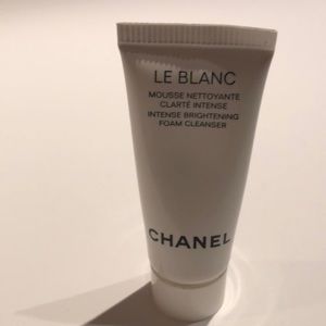 CHANEL Makeup - Chanel Le Blanc brightening foam cleanser sample CHANEL Makeup - Chanel Le Blanc brightening foam cleanser sample